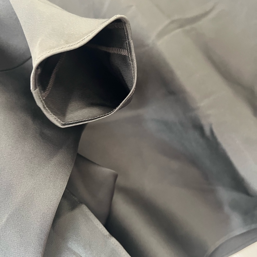 Sally LaPointe Black Lightweight Satin Caftan Top - Picture 4 of 6